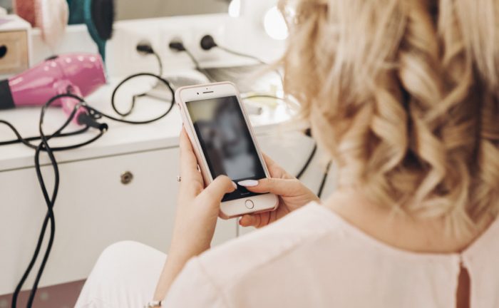How to choose the right hair stylist appointment app?